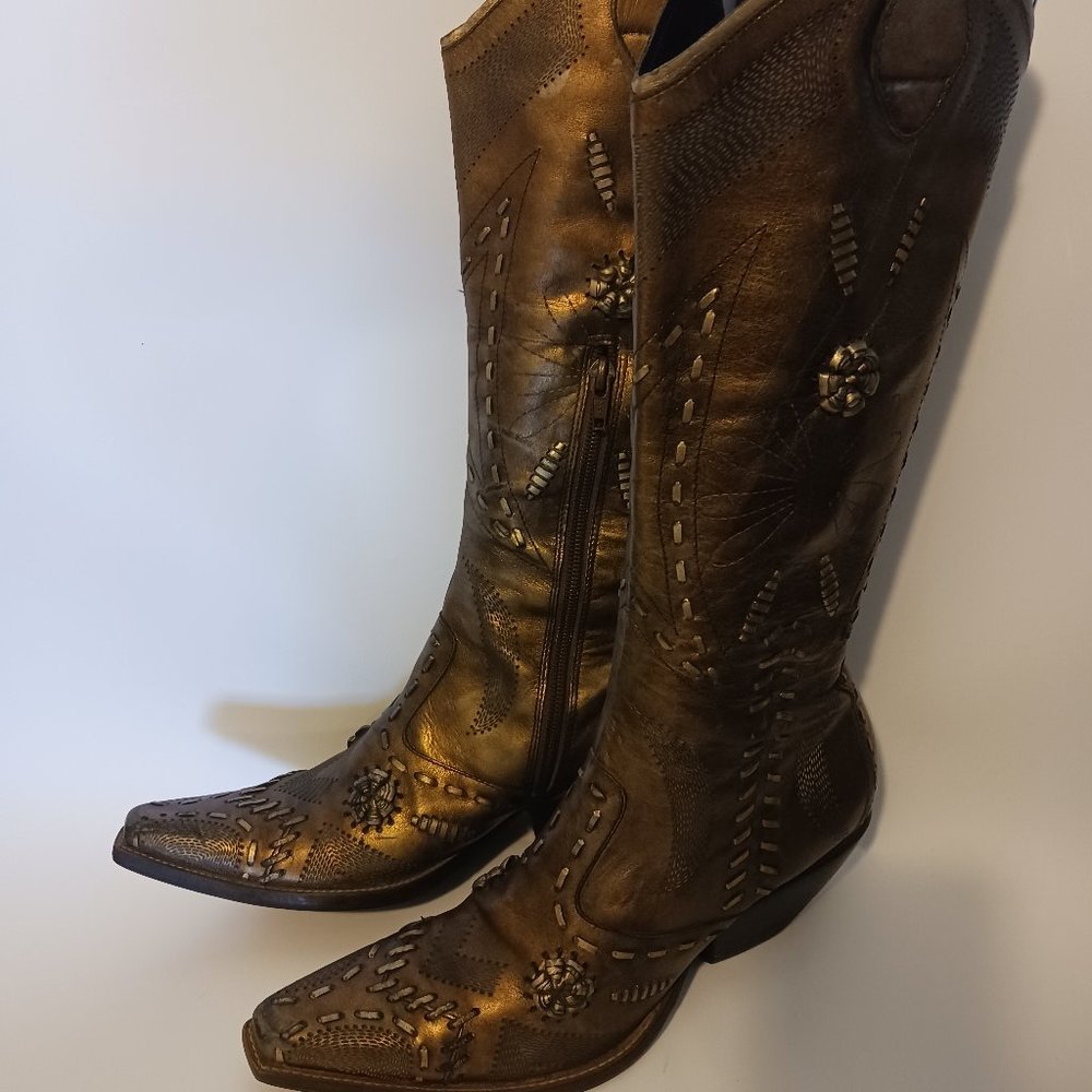 Leather Cowboy boot BCBGeneration Brand, Cowgirl Boot, size 6.5, Bronze/Brown
